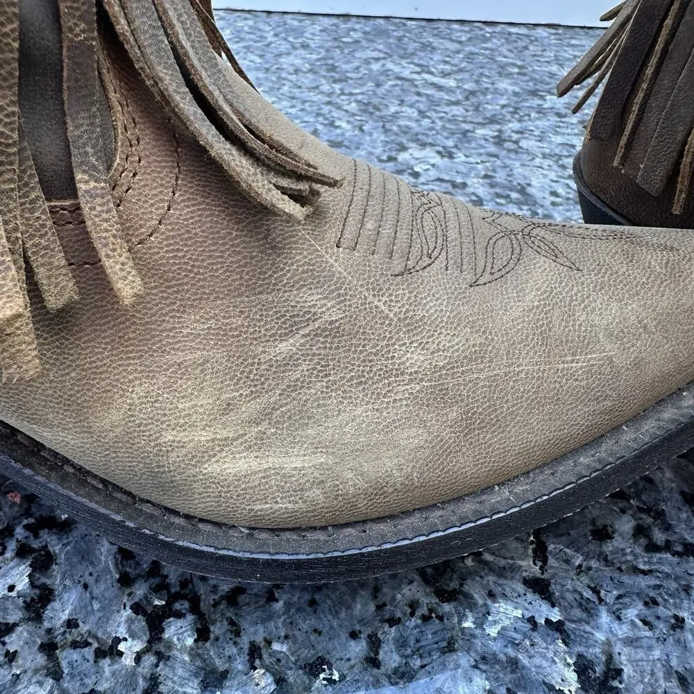 Dingo Women's size 10 Hang Low Fringe Brown Leather Western Ankle Boots DI7441
